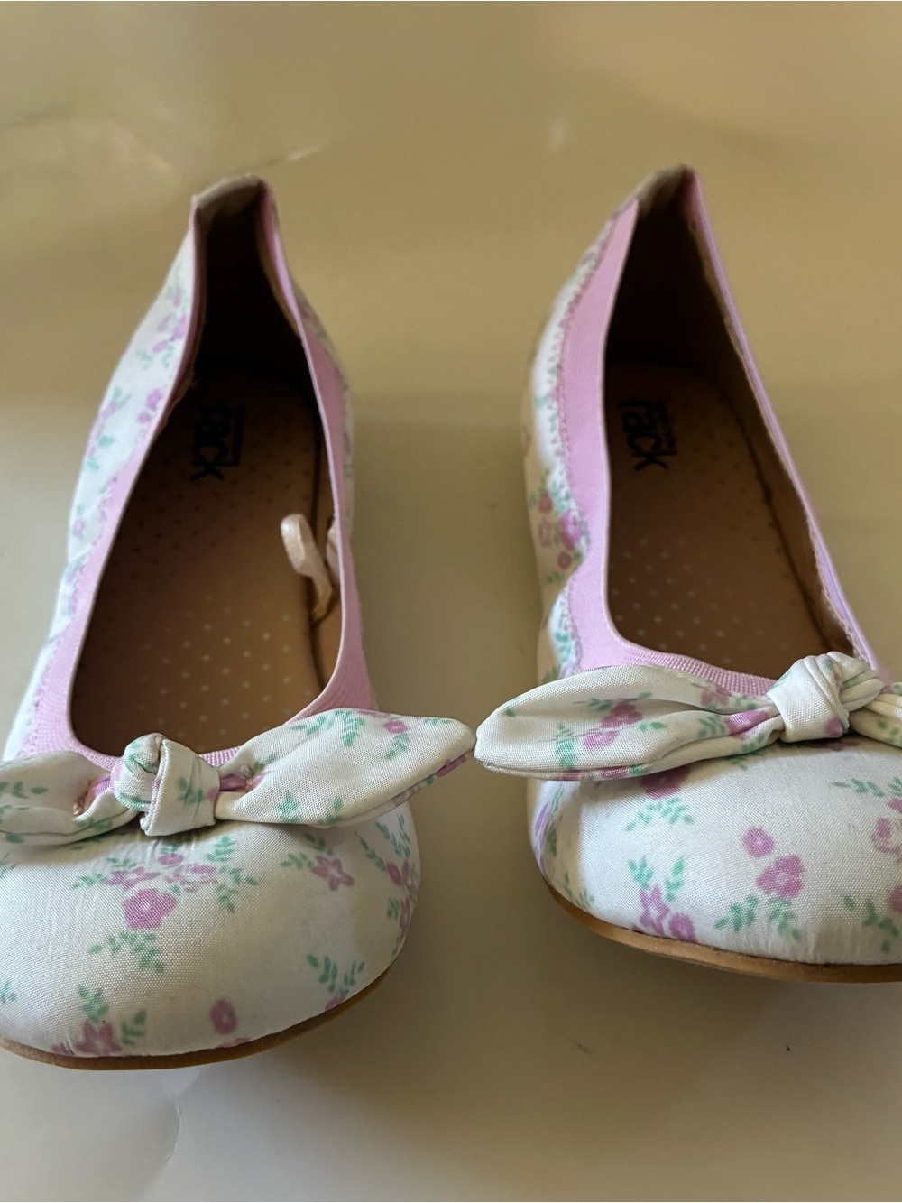 Nordstrom Rack Girls Remma floral ballet flats with bow details Size 4M - Picture 3 of 14